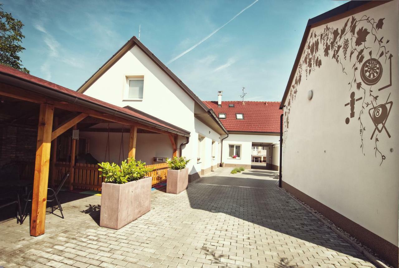 Penzion Kratochvíl Dolní Dunajovice Exterior foto