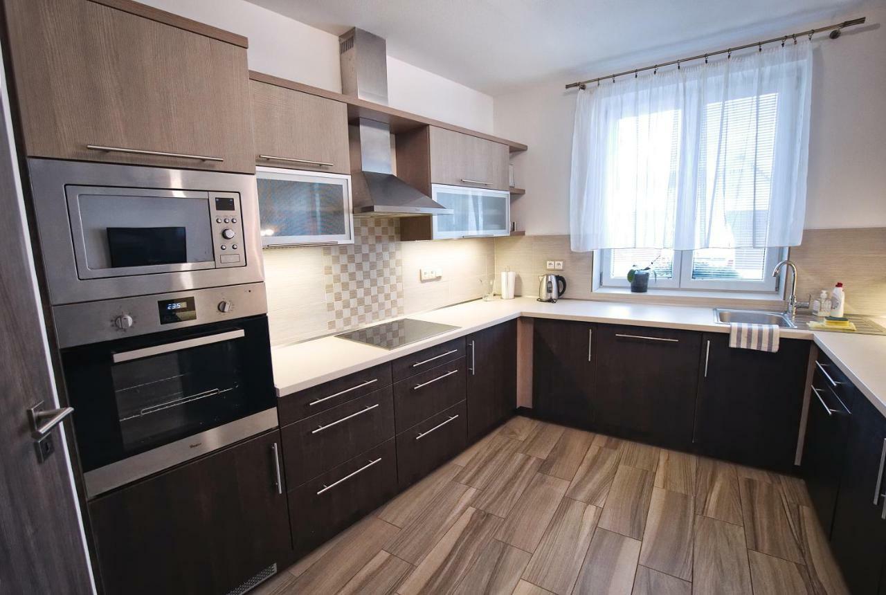 Penzion Kratochvíl Dolní Dunajovice Exterior foto